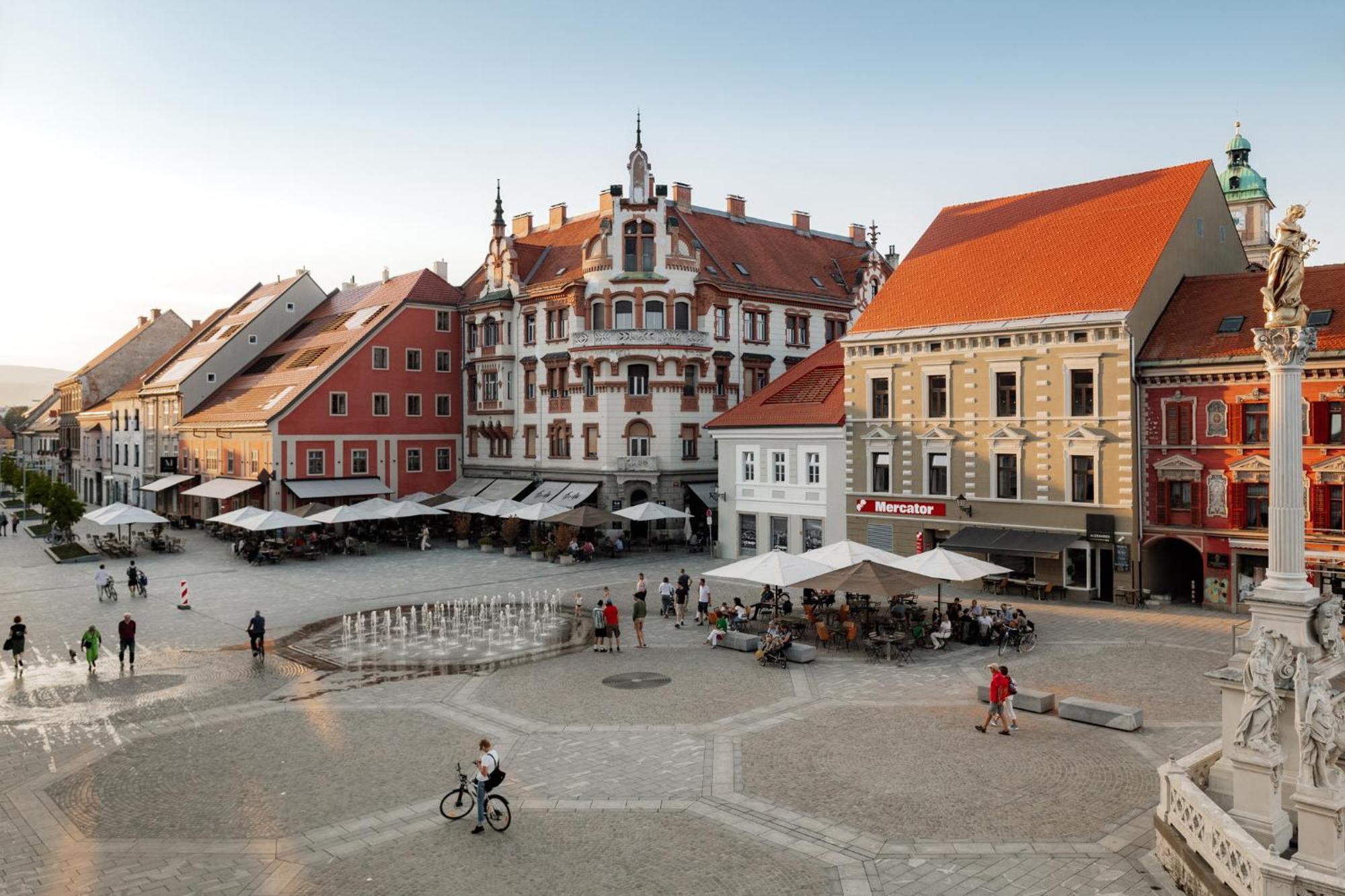 Main Square Apartments & Rooms Maribor Eksteriør billede